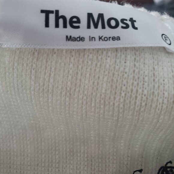 THE MOST Cream Ribbed Boxy Cropped Sweater w/ Black & White Layered Lace V Neck - Picture 5 of 5